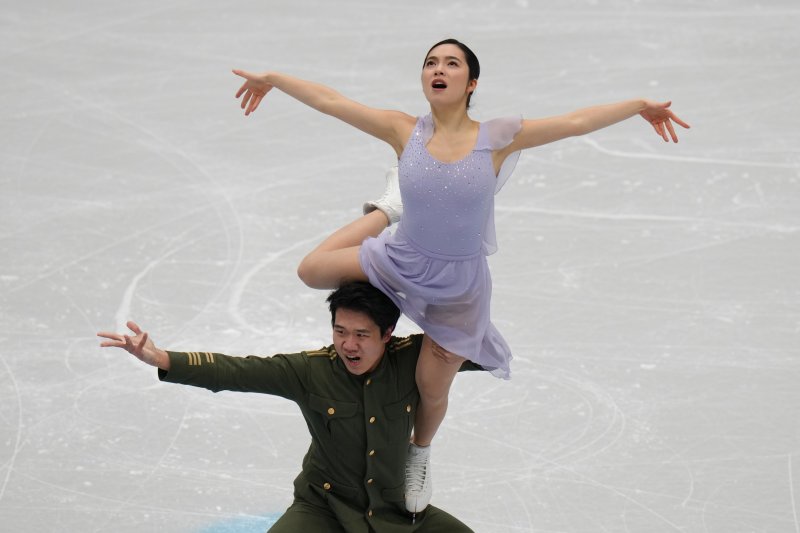 [베이징=AP/뉴시스] 임해나와 권예가 23일(현지 시간) 중국 베이징에서 열린 2026 국제빙상경기연맹(ISU) 피겨 스케이팅 사대륙선수권대회 아이스댄스 프리댄스 연기를 펼치고 있다. 임해나와 권예는 15개 조 중 최종 6위를 기록했다. 2026.01.26.