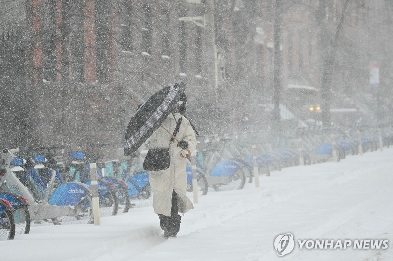 눈 내리는 미국 뉴욕시 (출처=연합뉴스)