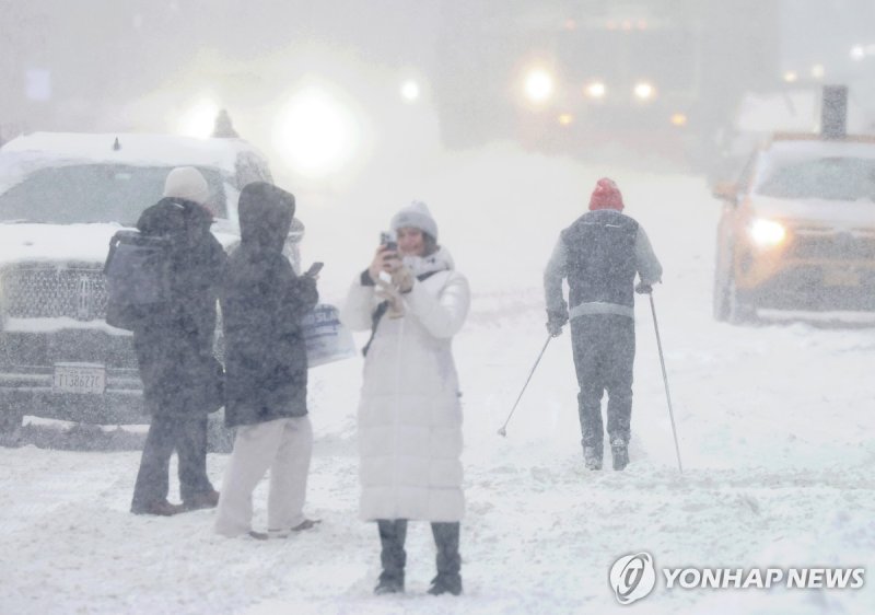 눈 내리는 미국 뉴욕시 (출처=연합뉴스)