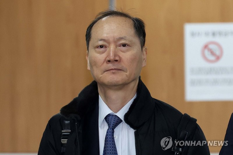 재판 출석하는 이완규 (출처=연합뉴스)