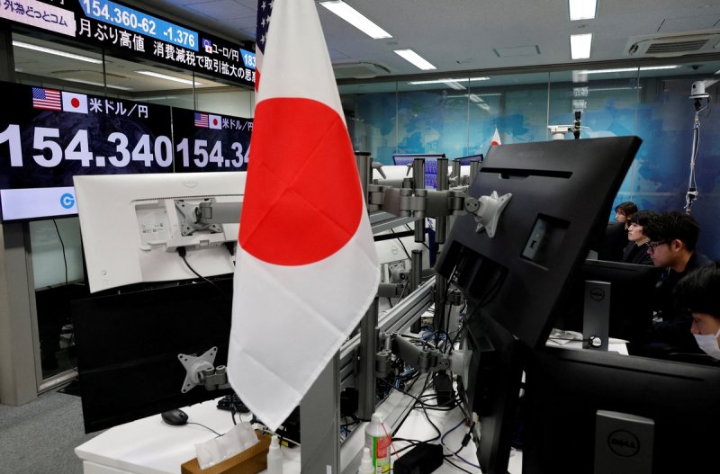 도쿄의 한 외환 트레이딩 업체 모니터에 표시된 엔화 환율 (출처=연합뉴스)