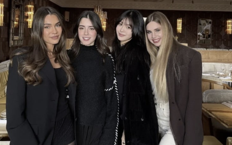 PSG의 'WAGs(Wives And Girlfriends, 선수들의 아내·여자친구)' 모임에 참석한 박상효씨(왼쪽에서 3번째)