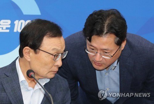 2019년 당시 이해찬 민주당 대표와 홍익표 수석대변인 (출처=연합뉴스)