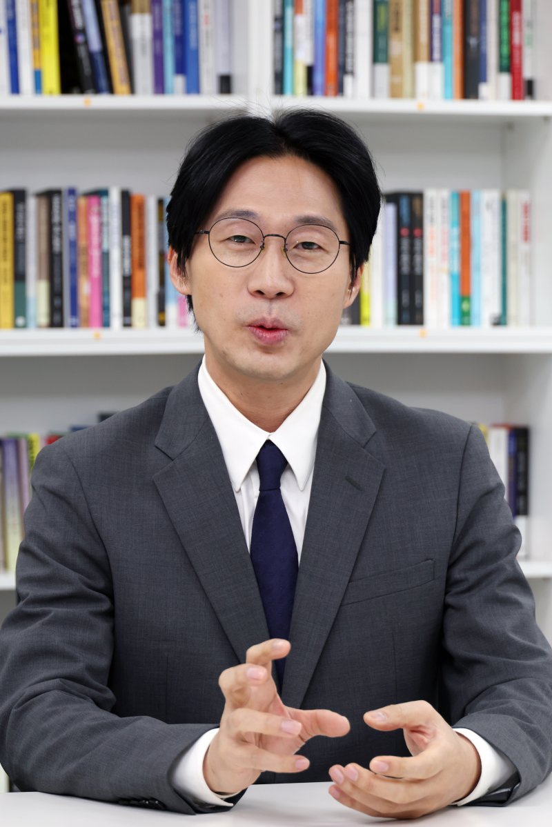 [fn 인사이트] "20년후 청년 2명이 노인 1명 부양…기존 시스템 통하겠나"