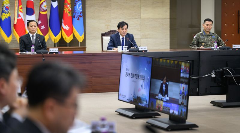 안규백 국방부장관이 28일 국방부 대회의실에서 개최된 2026년 제1차 전작권 전환 추진평가회의에서 모두 발언을 하고 있다. 안 장관은 이날 회의에서 전작권 전환을 위한 핵심과제를 선별하고 실행계획을 점검했다. 국방부 제공
