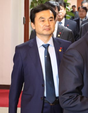 안규백 장관, 고이즈미 방위상과 회담