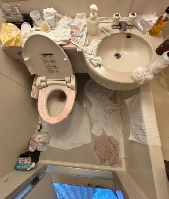 [서울=뉴시스] 중국인 관광객 퇴실 이후 엉망이 된 삿포로의 한 게스트하우스 객실. 기사 내용과 직접적인 관계 없음. 2026.01.28. (사진=스레드 캡처) *재판매 및 DB 금지