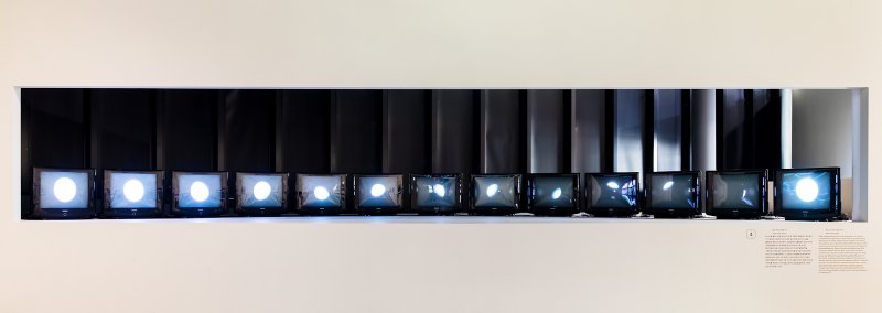 백남준, 달은 가장 오래된 TV, 1965(2000) (백남준아트센터 제공)