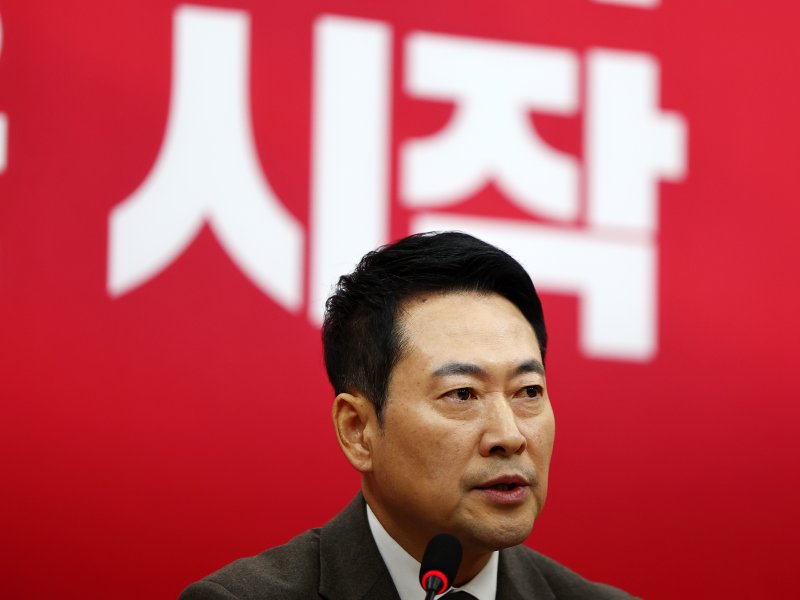 [서울=뉴시스] 김명년 기자 = 장동혁 국민의힘 대표가 29일 오전 서울 여의도 국회에서 열린 최고위원회의에서 발언하고 있다. 2026.01.29. kmn@newsis.com