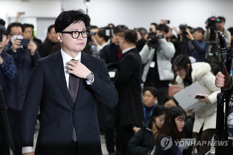 기자회견장으로 향하는 국민의힘 한동훈 전 대표 (출처=연합뉴스)