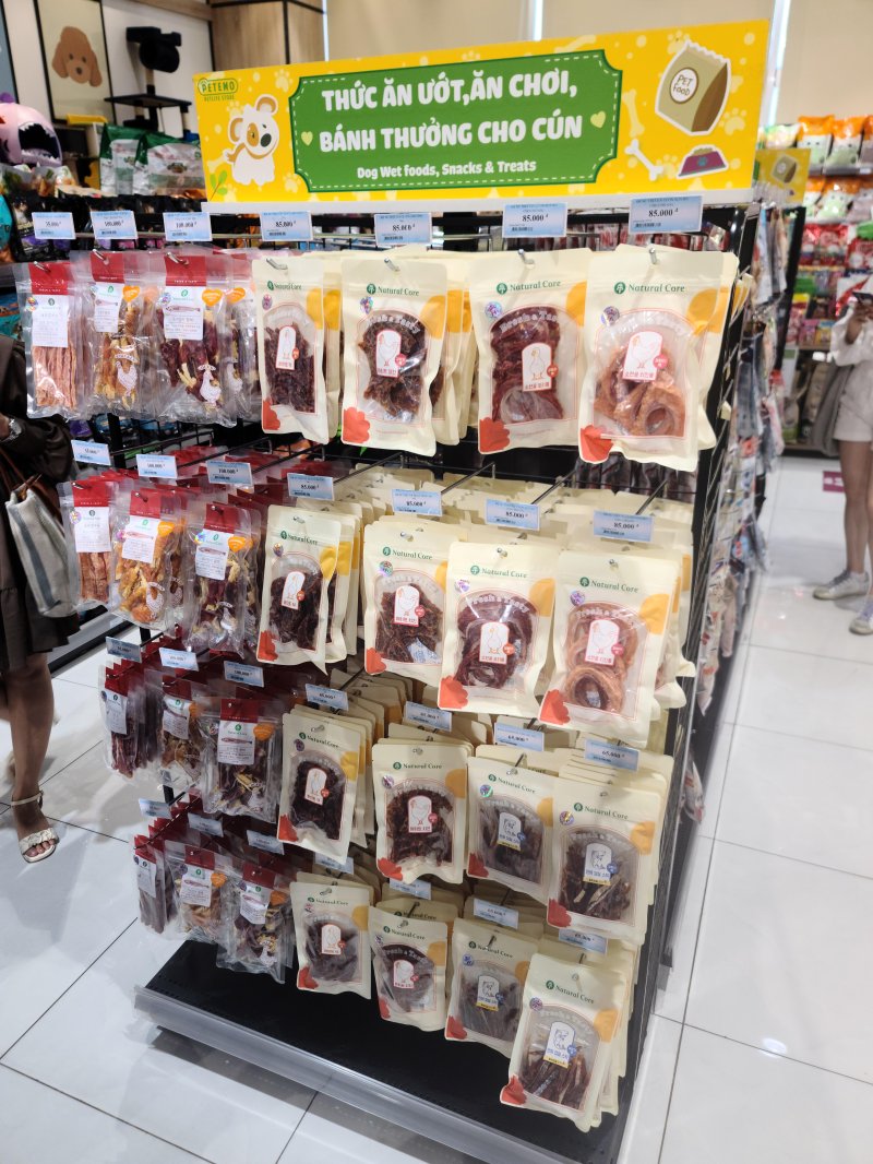 네츄럴코어 제품이 베트남 한 매장에서 판매 중이다.