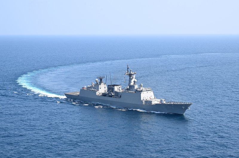 해군은 해군기동함대사령부 소속 구축함 강감찬함이 인도 국제관함식 및 밀란 훈련 참가를 위해 30일 제주해군기지에서 출항했다고 밝혔다. 사진은 해상기동 중인 대한민국해군 강감찬함. 해군 제공