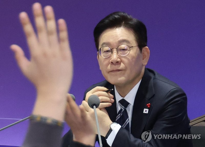 타운홀미팅하는 이재명 대통령 (출처=연합뉴스)