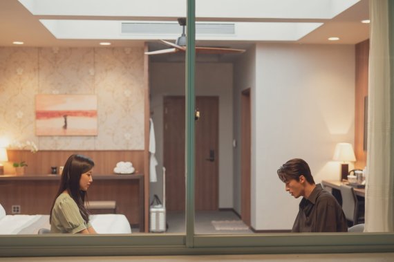 [이조로 변호사의 무비:로(LAW)] ‘만약에 우리’의 폭행죄