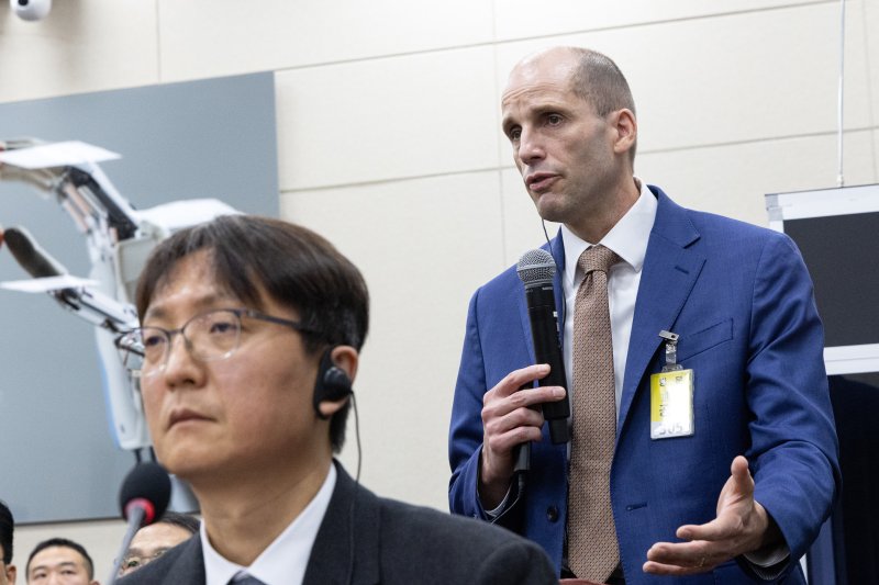 해롤드 로저스 쿠팡 대표이사가 서울 여의도 국회에서 열린 제430회국회(임시회) 쿠팡 침해사고 및 개인정보 유출, 불공정 거래, 노동환경 실태 파악과 재발방지 대책 마련을 위한 연석 청문회에 출석해 의원 질의에 답변하고 있다. 2025.12.31/뉴스1 ⓒ News1 이승배 기자