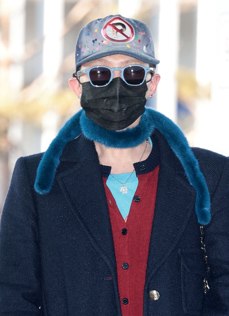 빅뱅 지드래곤이 30일 해외 일정을 위해 인천공항을 통해 말레이시아로 출국하고 있다. ⓒ News1 권현진 기자