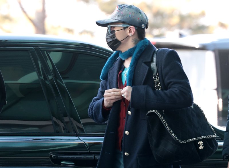 빅뱅 지드래곤이 30일 해외 일정을 위해 인천공항을 통해 말레이시아로 출국하고 있다. ⓒ News1 권현진 기자