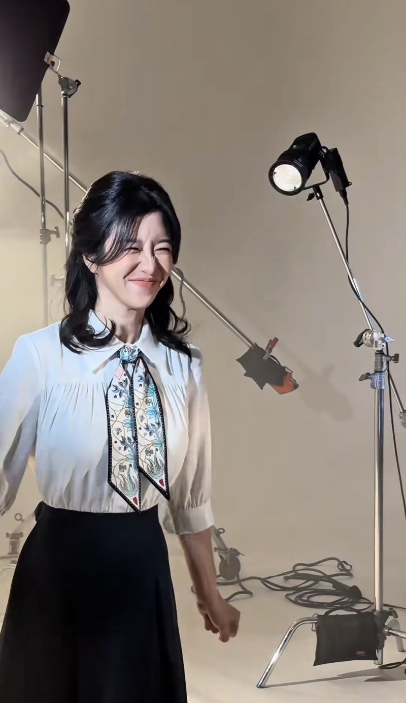 4년만 복귀 서예지, 여전한 미모…눈웃음 활짝