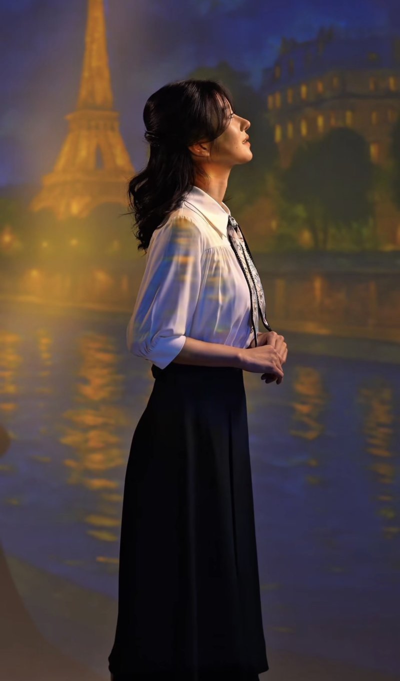 4년만 복귀 서예지, 여전한 미모…눈웃음 활짝