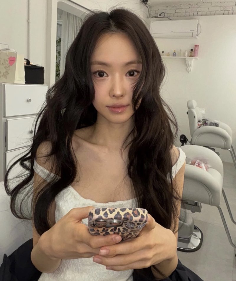 손나은, 뼈말라 몸매 과시…배우미 물씬