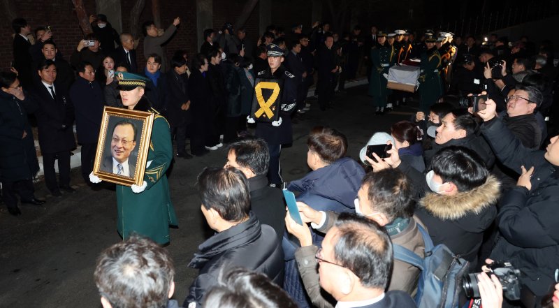 31일 오전 서울 종로구 서울대학교병원 장례식장에서 고 이해찬 전 국무총리의 발인이 엄수되고 있다. (공동취재) 2026.1.31/뉴스1 ⓒ News1 김성진 기자