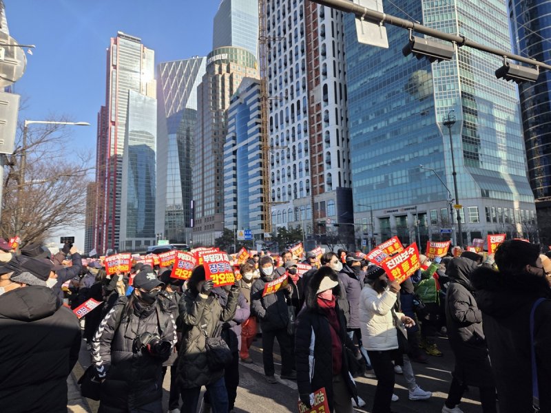 도심 곳곳 집회…"김건희 판결 규탄"·"한동훈 제명 반대" (출처=연합뉴스)