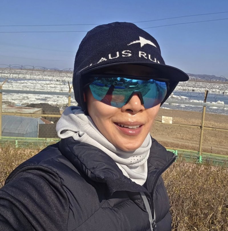 문정희, 한파에도 야외 러닝…동안&middot;건강 유지 비결 [N샷]