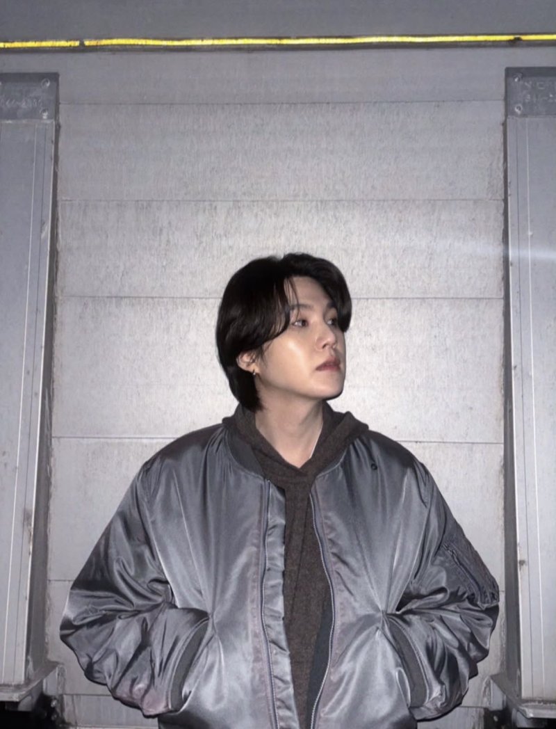 슈가, 방탄소년단 컴백 앞두고 뽐낸 카리스마…"촬영" 기대감 UP [N샷]