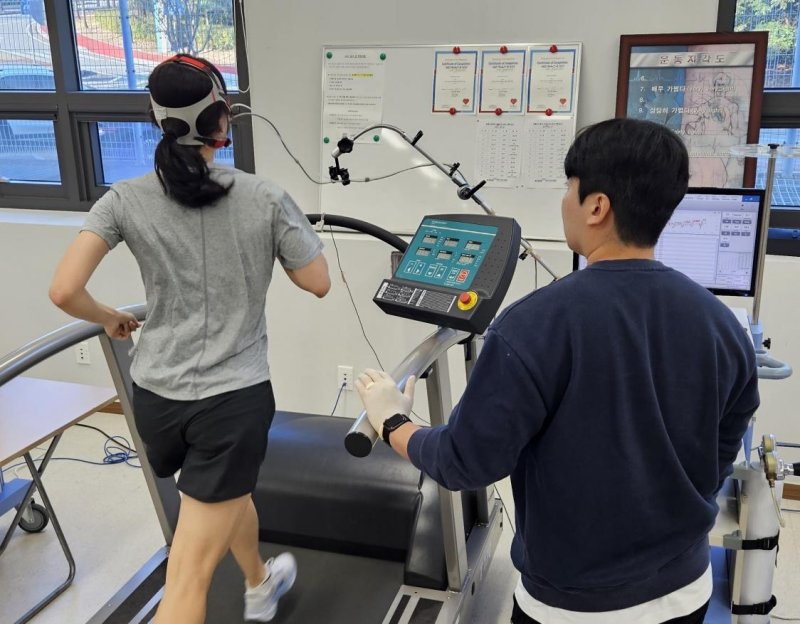 선수 운동 신경 측정하는 한국스포츠과학원 (출처=연합뉴스)