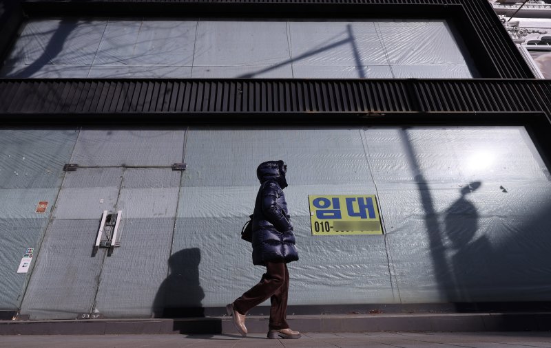 25일 서울 종로2가 대로변 건물에 임대 문구가 붙어 있다.2026.1.25/뉴스1 ⓒ News1 박지혜 기자