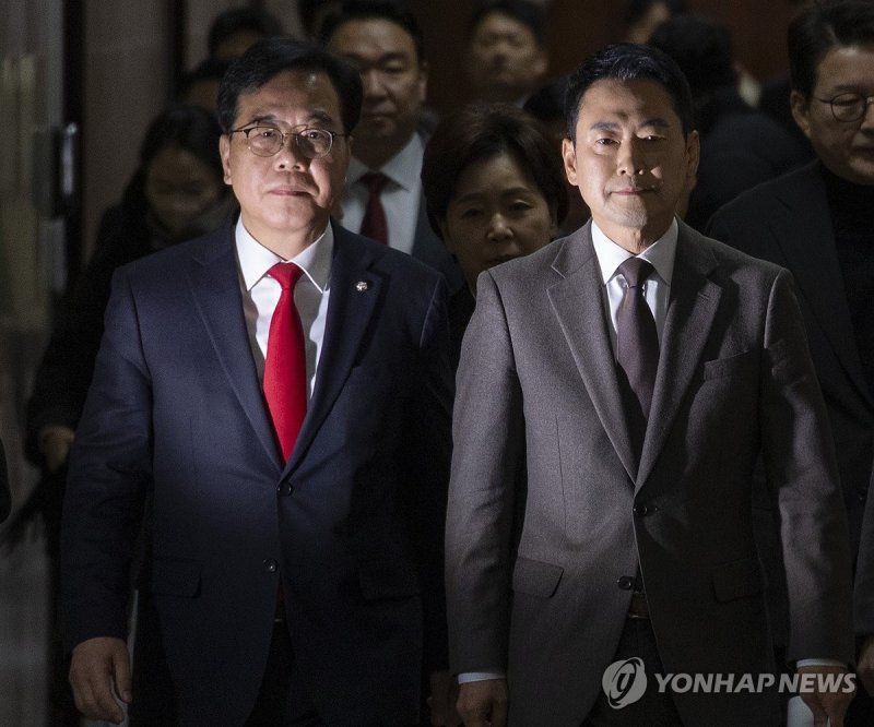 장동혁 당무복귀 뒤 열린 첫 최고위 입장 (출처=연합뉴스)