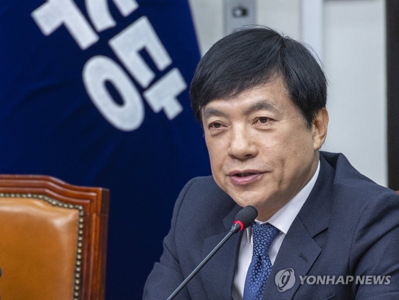 최고위원회의에서 발언하는 이성윤 최고위원 (출처=연합뉴스)