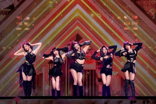 르세라핌 첫 월드투어 '이지 크레이지 핫' 서울 앙코르 콘서트 (출처=연합뉴스)