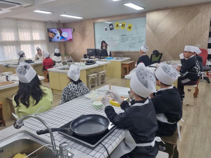 2025 북한배경학생 여름방학학교 운영에 참여하고 있는 학생들. (서울교육청)