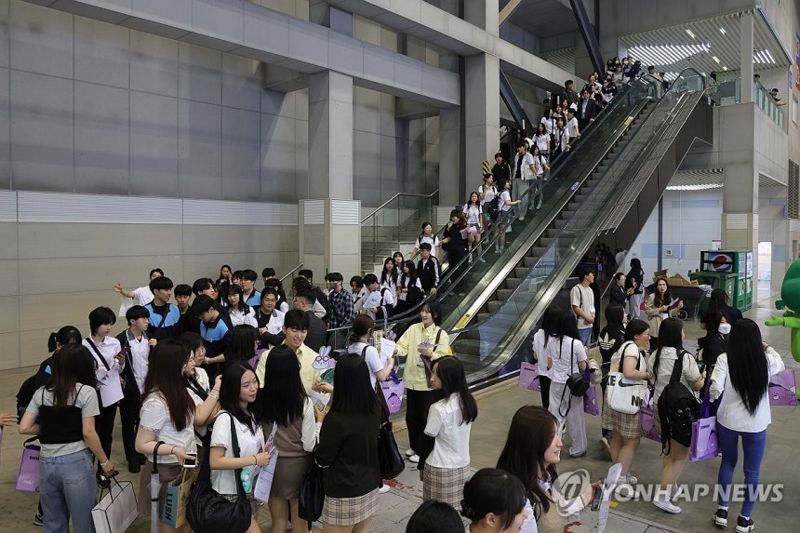 북적이는 고졸인재 채용 엑스포 / 사진=연합뉴스