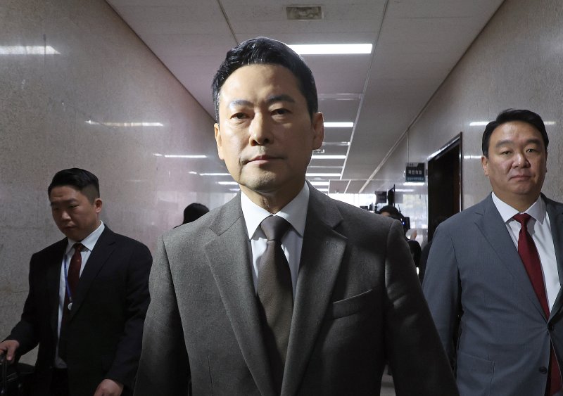 [서울=뉴시스] 김금보 기자 = 장동혁 국민의힘 대표가 29일 오전 서울 여의도 국회에서 최고위원회의를 마친 뒤 당대표실로 이동하고 있다. 2026.01.29. kgb@newsis.com