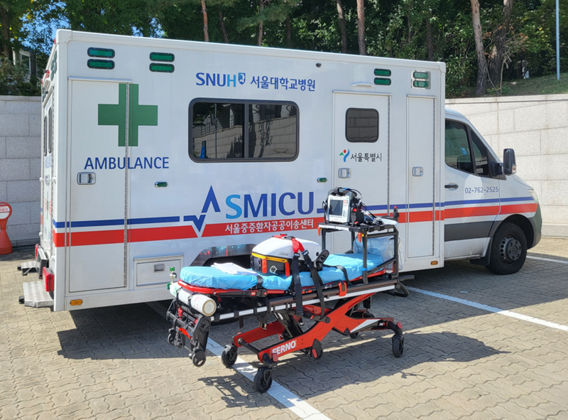 서울중증환자공공이송센터의 특수구급차. 서울대학교병원 제공