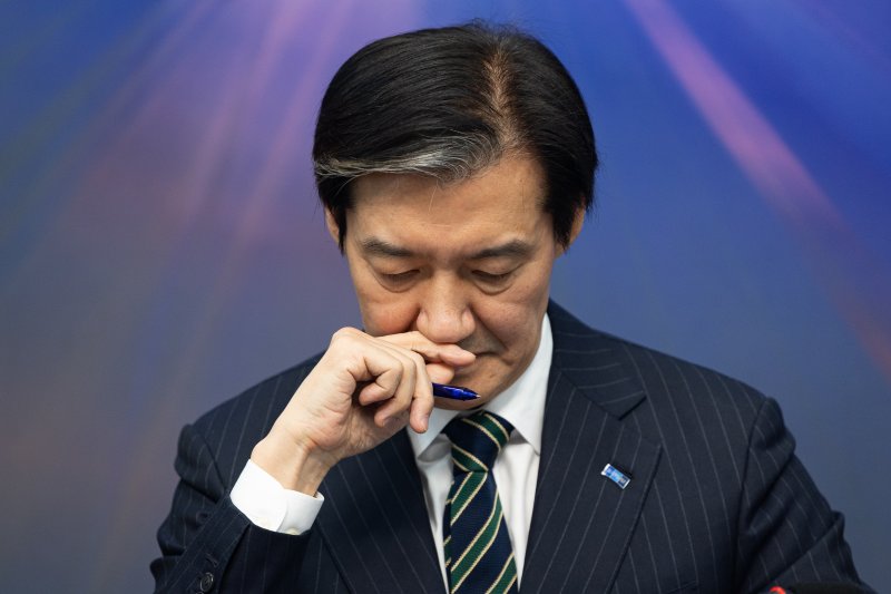 조국 조국혁신당 대표가 2일 서울 여의도 국회에서 열린 최고위원회의에서 생각에 잠겨 있다. 2026.2.2/뉴스1 ⓒ News1 유승관 기자