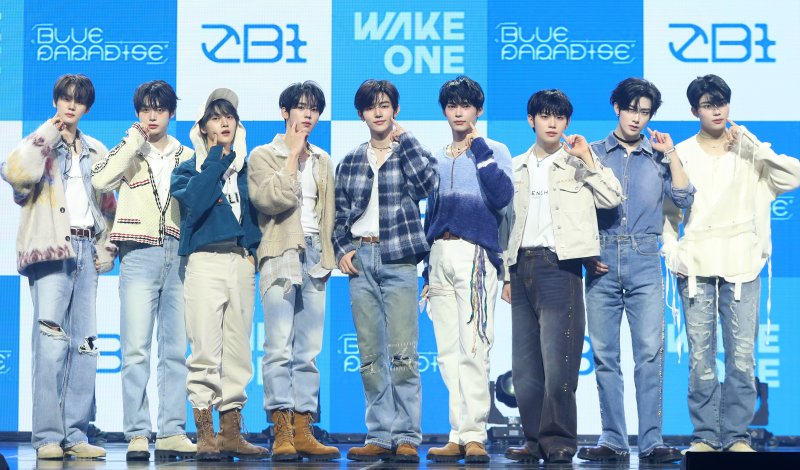 제로베이스원, 신곡 '러브포칼립스' 공개…2년 반 서사 집약