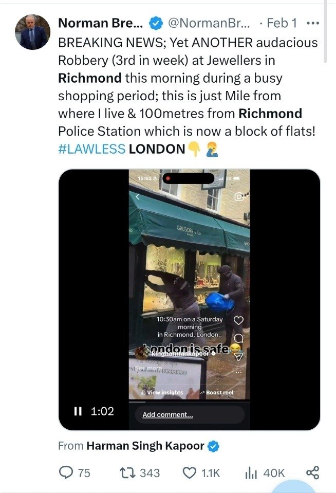 대낮에 보석상 유리창 깨고 보석 훔쳐가는 도둑들. X(옛 트위터) 캡처. /사진=연합뉴스