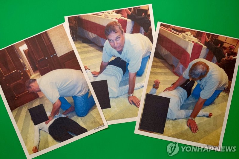 '엡스타인 파일'에 담긴 앤드루 전 영국 왕자 사진 (출처=연합뉴스)