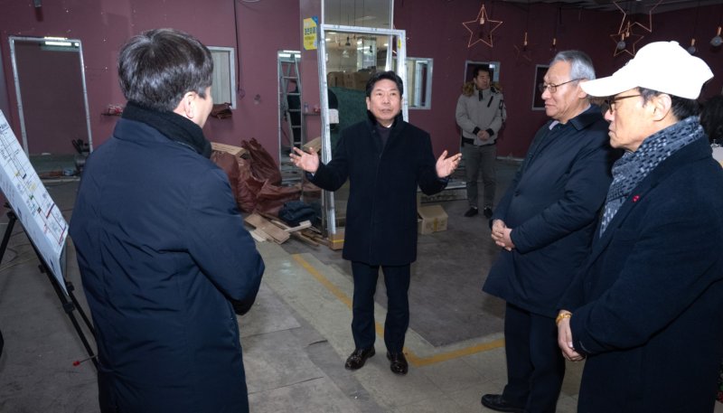 중앙시장 이전 장소 살펴보는 제천시와 제천시니어클럽 *재판매 및 DB 금지