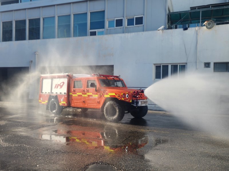 군용트럭을 활용한 저상형 소방차 (출처=연합뉴스)
