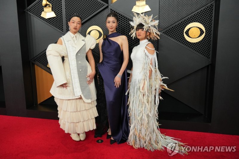 '골든' 부른 가수 오드리 누나(왼쪽부터), 이재, 레이 아미 (출처=연합뉴스)