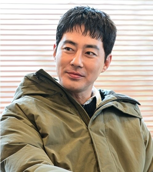 '45세' 조인성 "지금은 독거노인"…가감 없는 셀프 디스