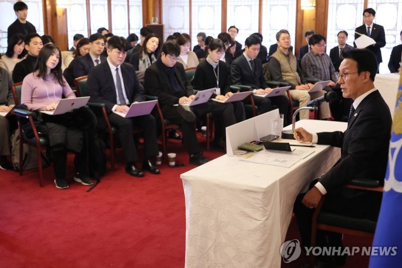 기자간담회 하는 김민석 총리 (출처=연합뉴스)