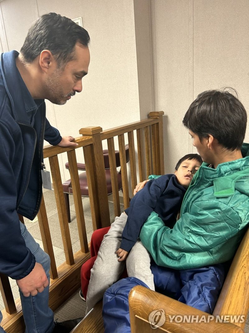 美법원, 이민단속에 구금된 5세 어린이·아버지 석방 명령 (출처=연합뉴스)