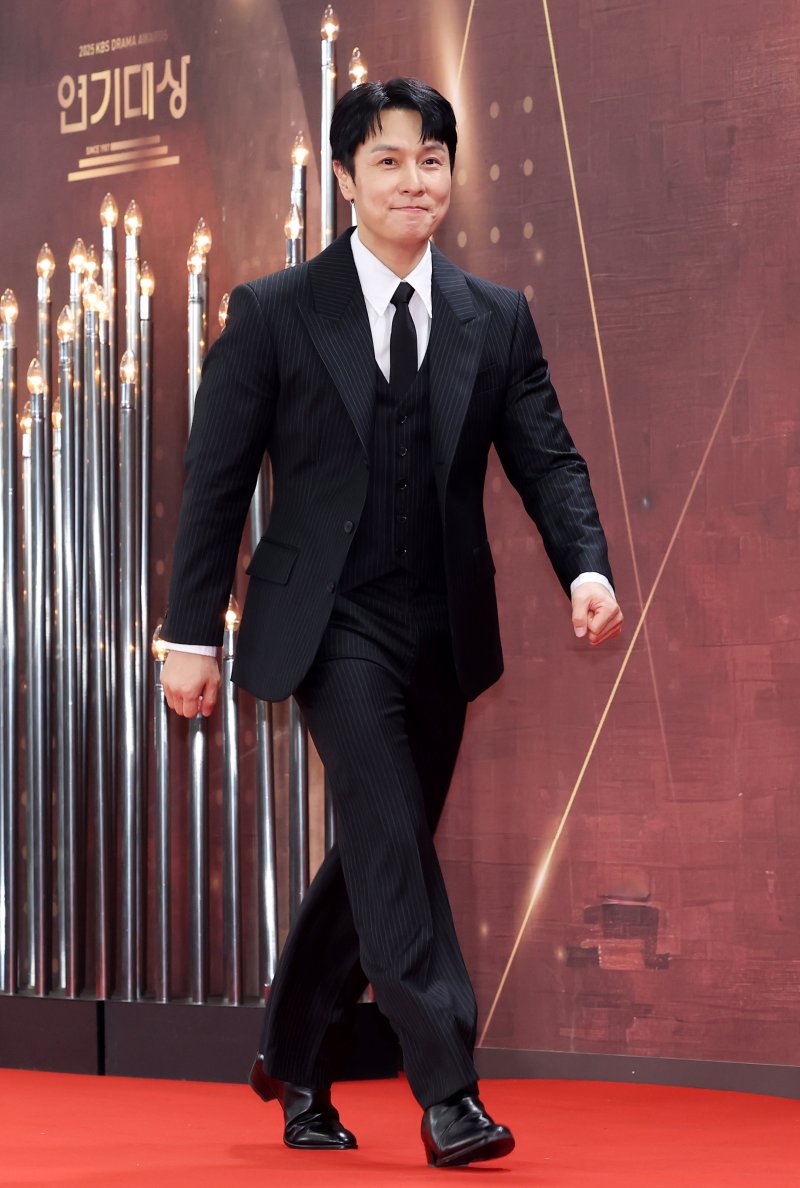 김동완, 김남일 비난 여론에 "입담만으로 평가받아 씁쓸"