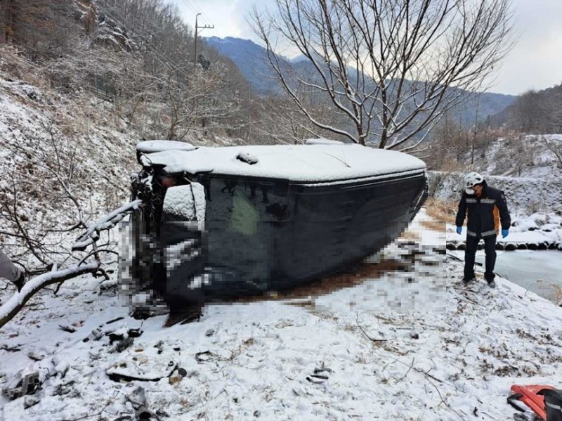 강원 홍천군 홍천읍 장전평리 교통사고 현장.(강원도소방본부 제공, 재판매 및 DB금지)