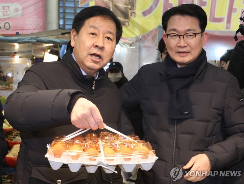 성수품 물가·수급 점검하는 구윤철 부총리 (출처=연합뉴스)